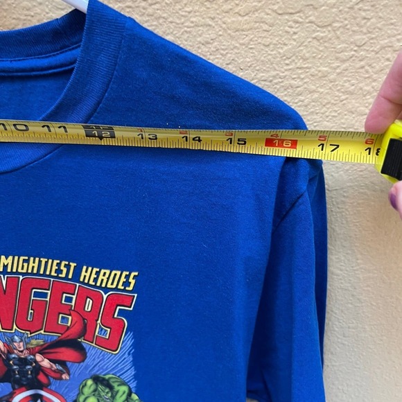 The Avengers Marvel “Earth’s Mightiest Heroes” Men’s Small Blue T-Shirt - Picture 6 of 7